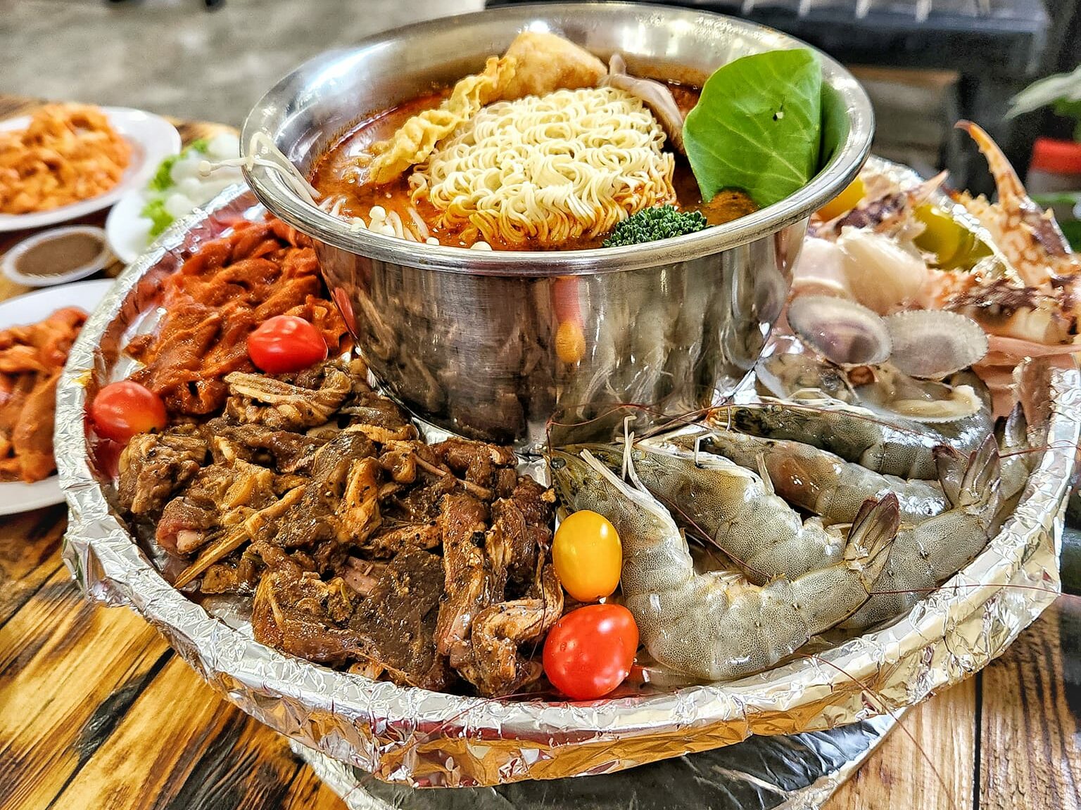 Bahan steamboat dan grill di Pappa Steamboat