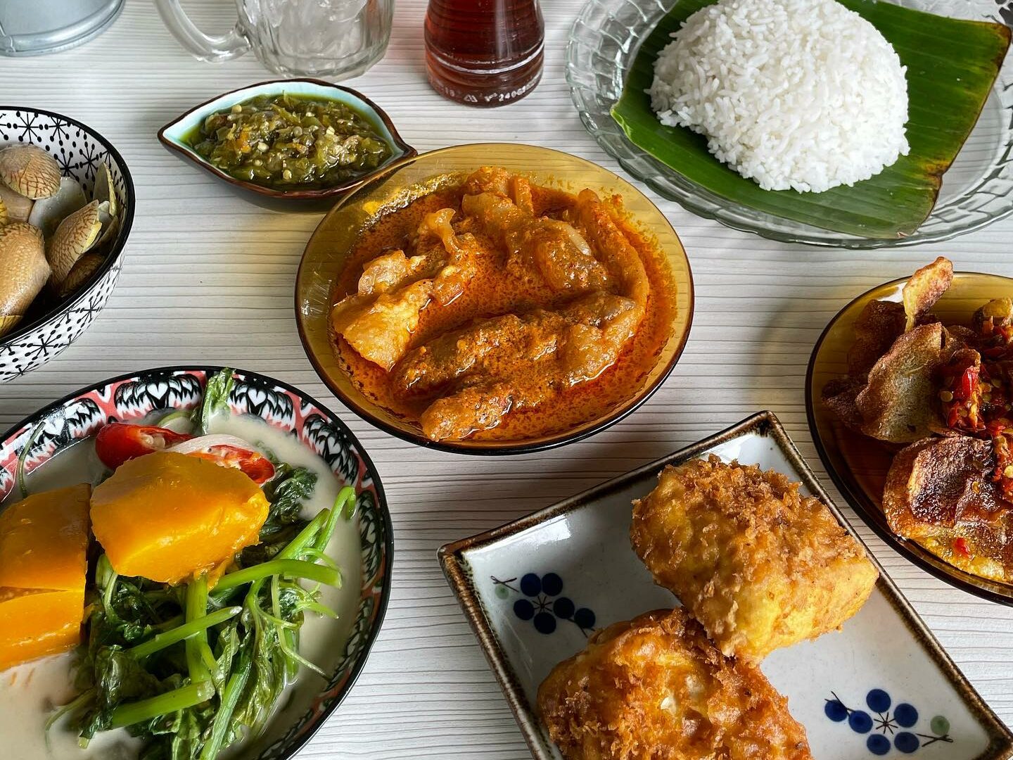 Sajian makanan di Padangs On Wheels
