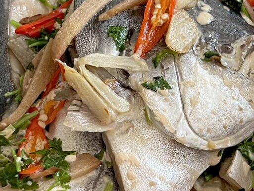 Ikan bawal emas stim susu