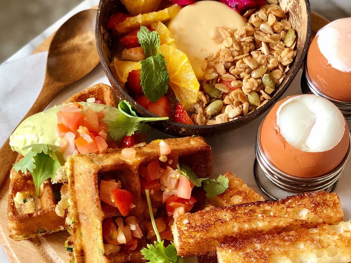 Hidangan sarapan di Breakfast Thieves KL