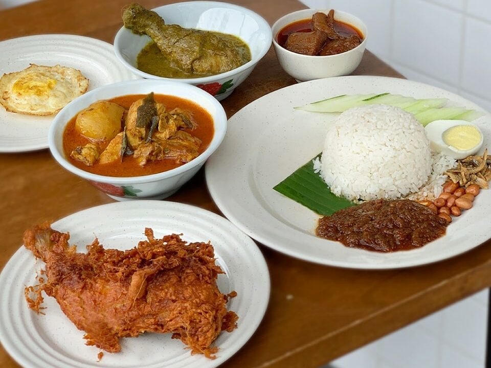 Sarapan pelbagai budaya di Ali, Muthu & Ah Hock