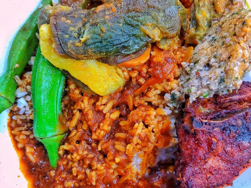 Nasi kandar di Deens Maju