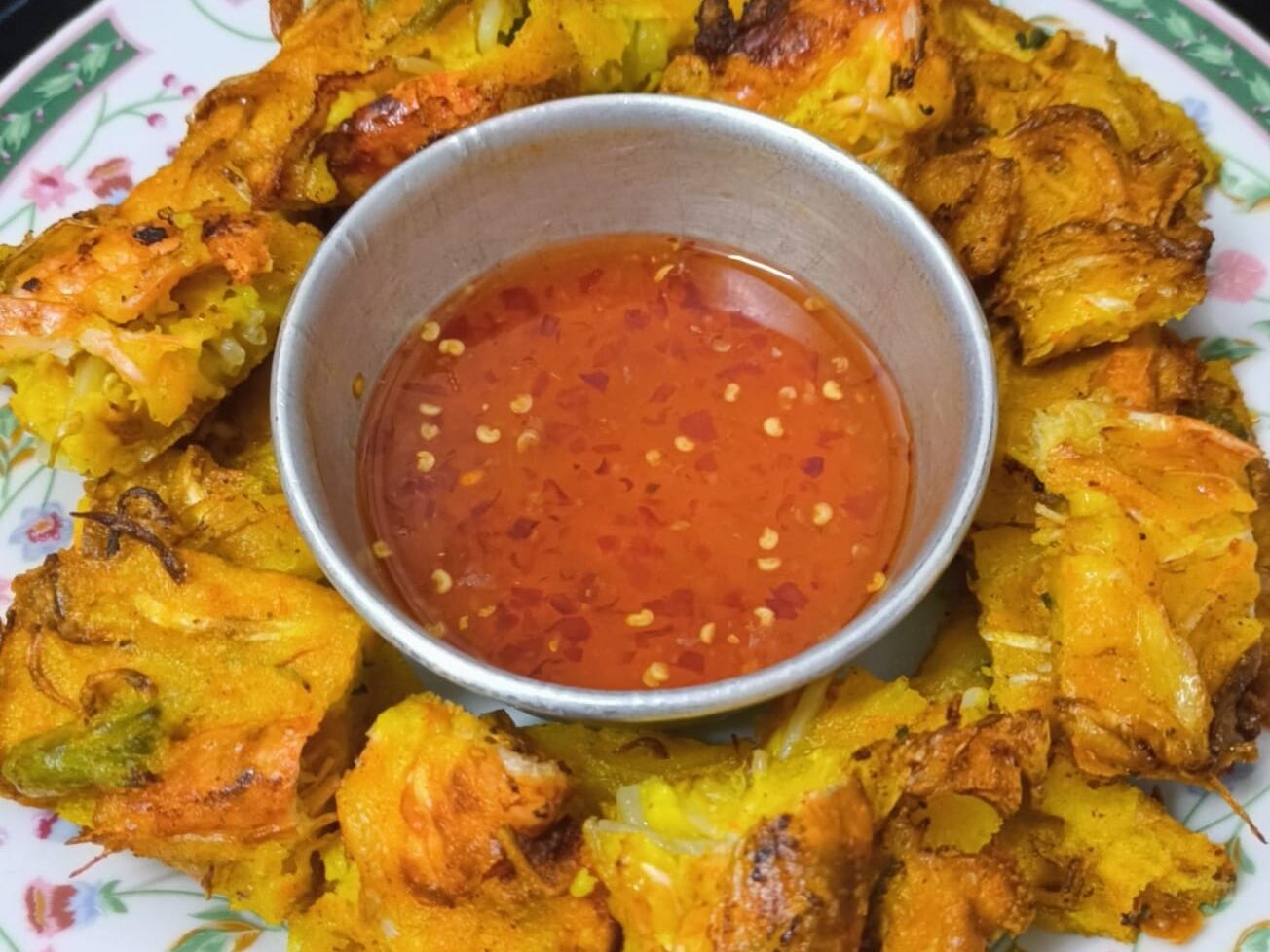Cucur udang leper dengan udang besar