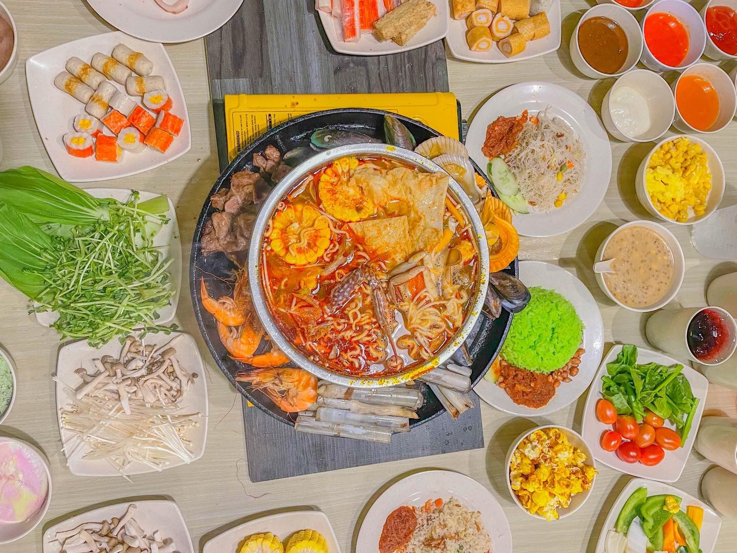 Hidangan grill dan steamboat di Restoran Taman Apple Cameron