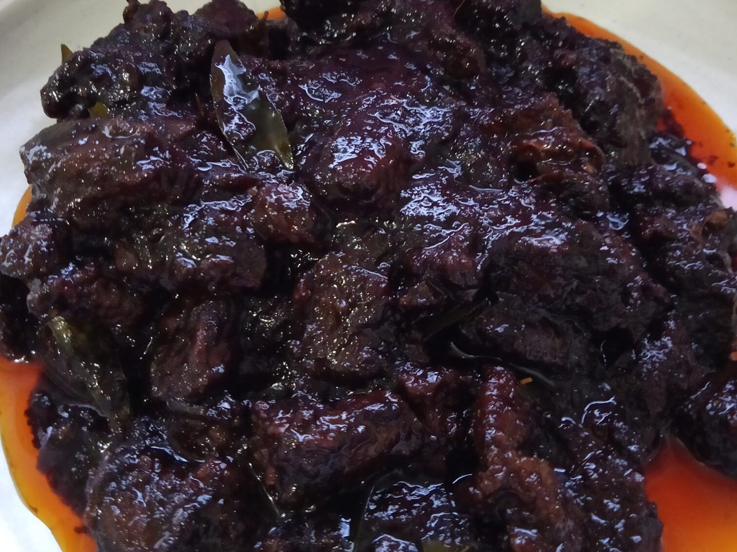 Daging masak hitam dengan sos soya pekat
