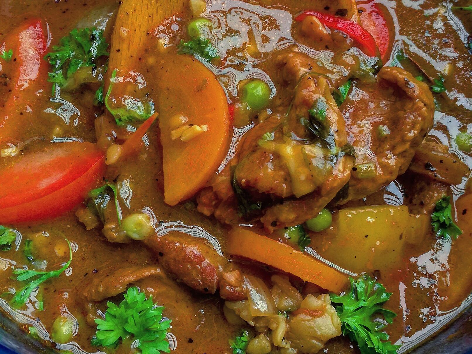 Beef stew dengan kepingan daging lembu yang empuk