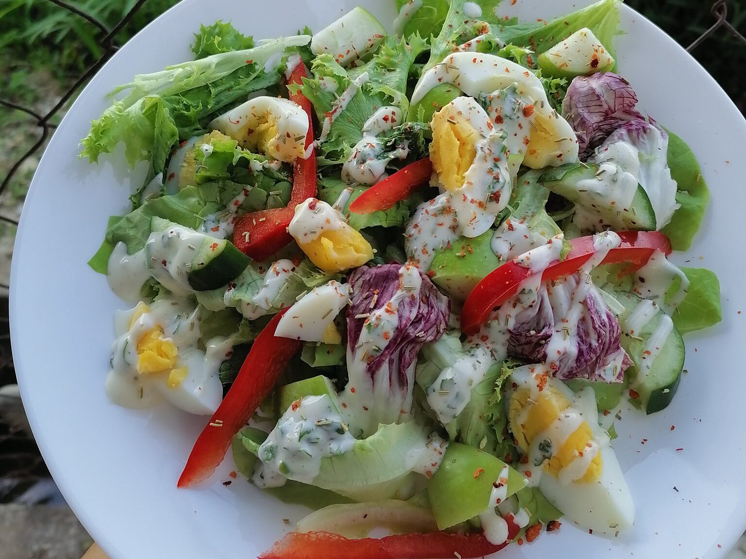 Salad campur pelbagai sayuran segar