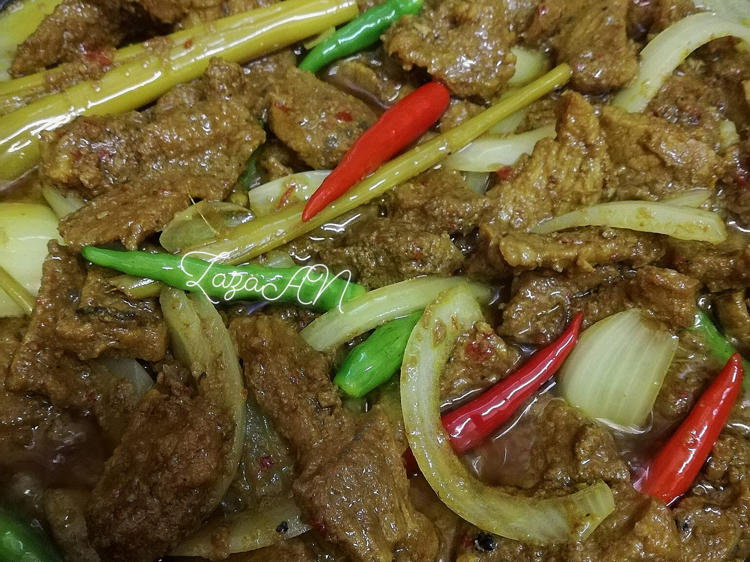 Daging masak ketumbar yang berempah dan pedas