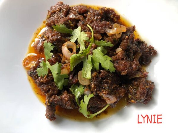 Hidangan daging goreng Thai yang pedas dan rangup