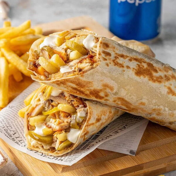 Shawarma daging dibalut roti pita