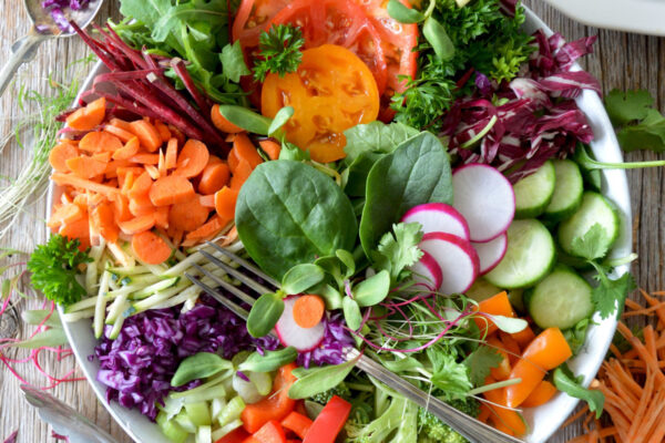 Salad sayuran campuran segar