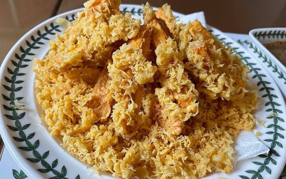 Pisang goreng crispy yang rangup dan keemasan