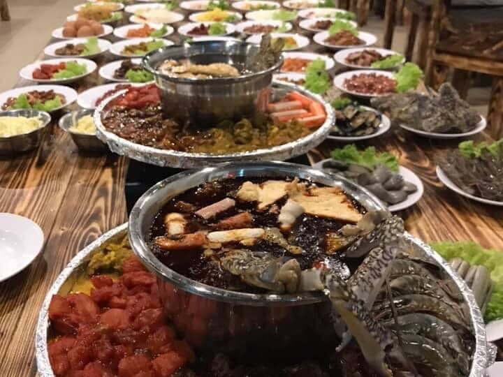 Hidangan steamboat dan grill di Y.A.Z