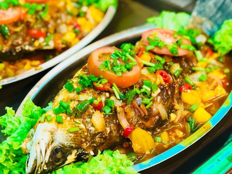 Sajian makanan di FZ Cameron Highland