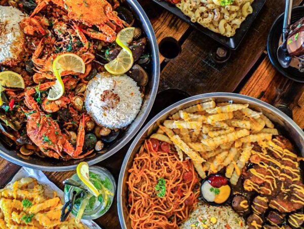 Sajian sambal di Samballana Cafe