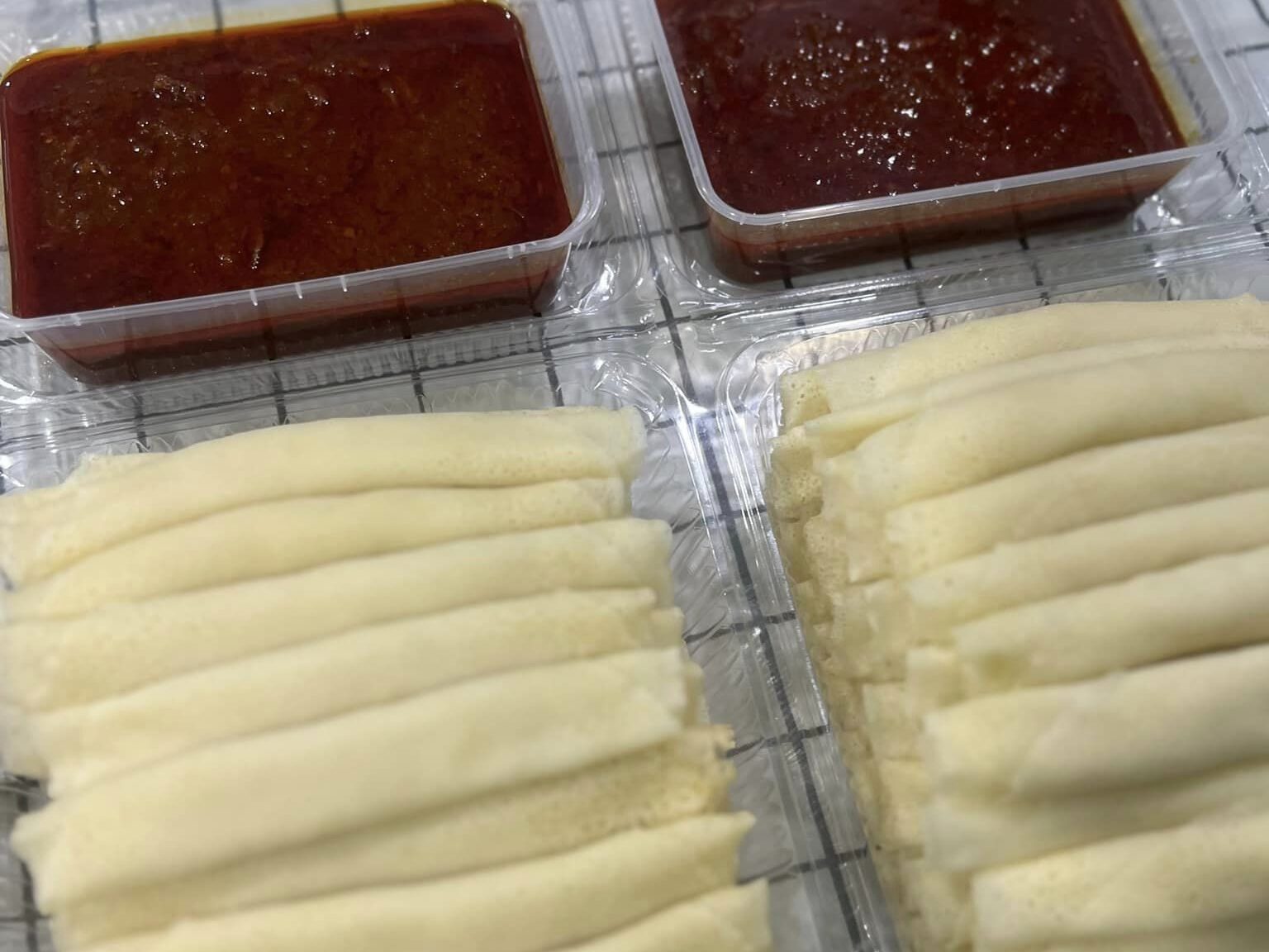 Lempeng kelapa yang rangup dan keemasan