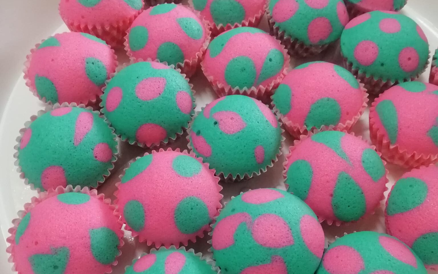 Kuih simple tiga bahan seperti lempeng dan cucur manis yang mudah dan cepat dibuat di rumah.