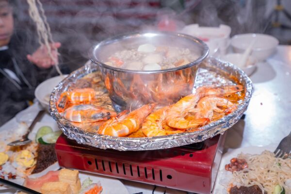 Set hidangan steamboat dan grill di Opah