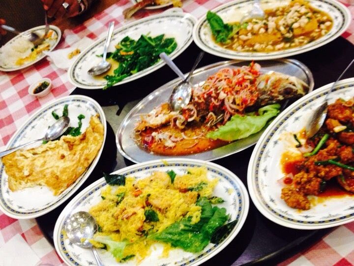 Sajian masakan Nyonya di Restoran Ferm Nyonya