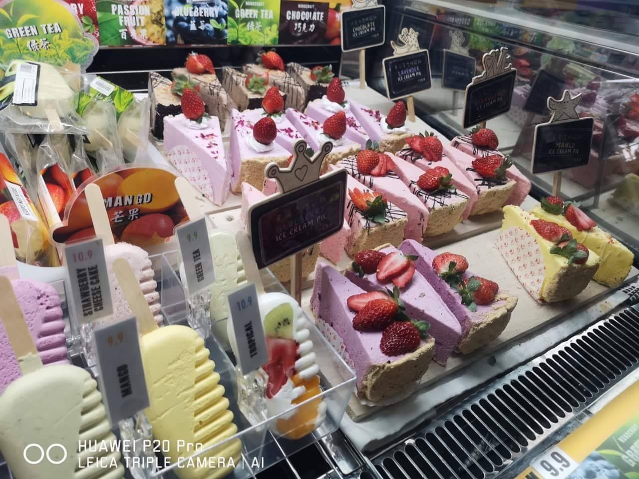 Suasana Avant Chocolate Cafe di Cameron Highland dengan pelbagai aiskrim dan kek premium.