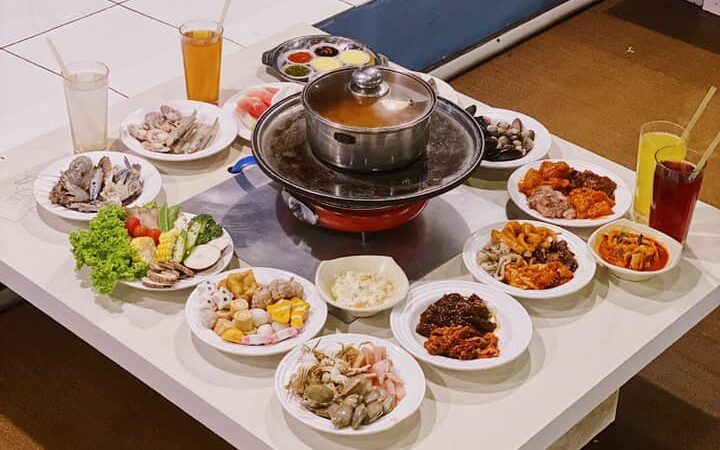 Sajian steamboat dan grill di Kapten Steamboat