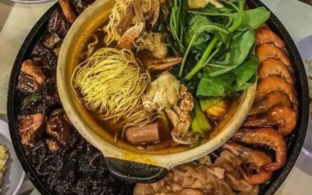 Pelbagai bahan steamboat di Hot Pot King