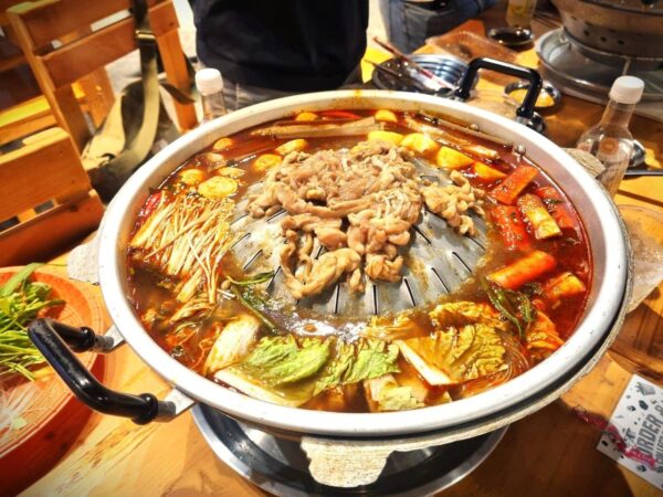 Sajian Thai BBQ dan grill di MJ Thai Sedap Empire