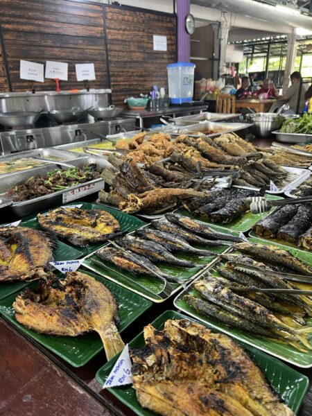 Menu istimewa Warung Kak Eta