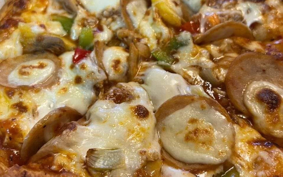 Pizza dari Pizza Kayu Api