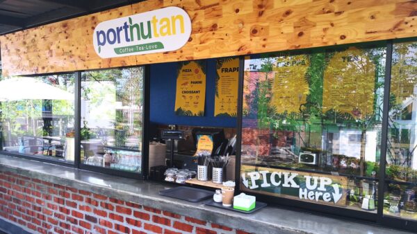 Bahagian dalam Port Hutan Cafe