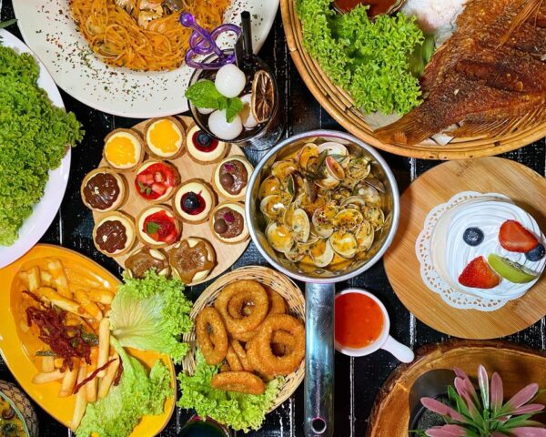 Sajian makanan di Ashhryshoshedap