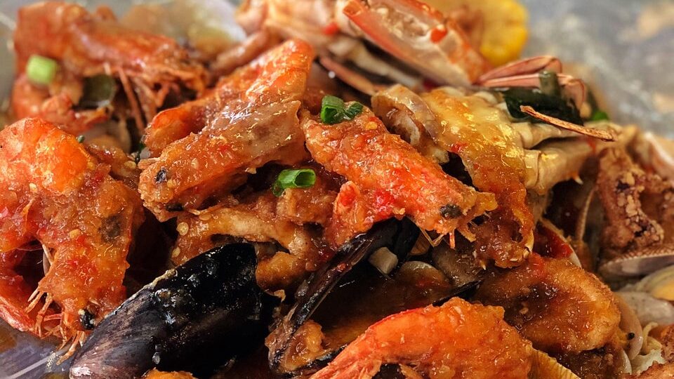 Hidangan makanan laut di Shellout Kampung Baru