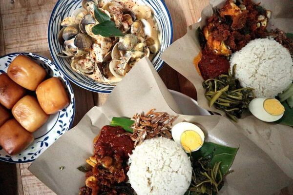 Pinggan nasi lemak Banda Kaba