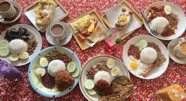 Hidangan nasi lemak dari Nasi Lemak Cik Sue