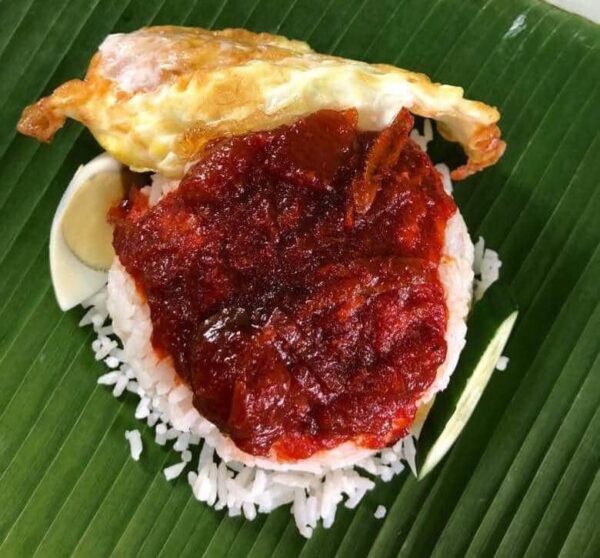 Nasi lemak Warong Cik Nah